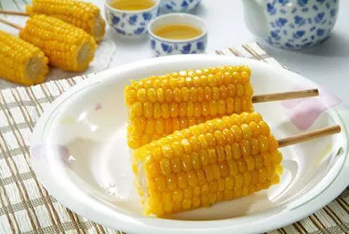煮玉米時,往鍋里放些這玩意,煮出來的玉米又香又甜,味道更好