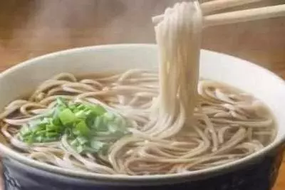 煮麵條是水開後才下鍋的?怪不得煮得不好吃,正確方法應該這樣做