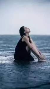 不要把傷口揭開給別人看,世界上多的不是醫師,多的是撒鹽的人