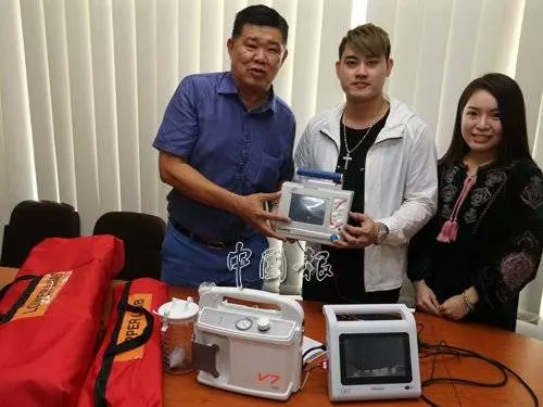 捐錢就是好人啊~?廖順喜做善事 捐助窮困學子及病患~!