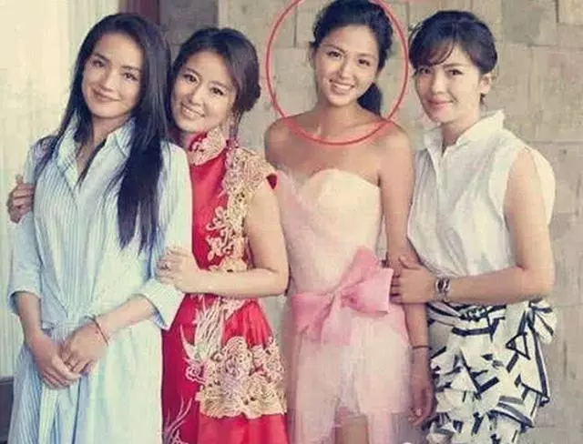 林心如同父異母的妹妹近照曝光,她們之間的差距,一目了然!