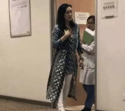 48歲高齡的她又懷孕了?只為給老公生個兒子,網友:4胎了還生