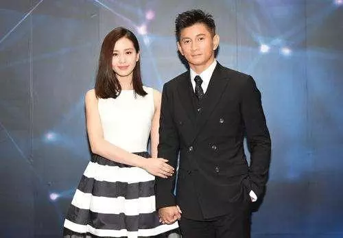 吳奇隆前妻混血寶寶已長大,繼女顏霸有氣質,兩家各自安好