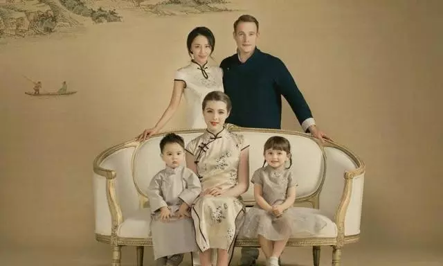 吳奇隆前妻混血寶寶已長大,繼女顏霸有氣質,兩家各自安好