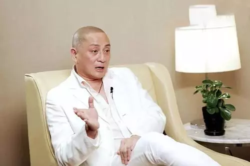 演了17年,湯鎮業人設還是崩了?私生子和親生子的差距如此明顯!
