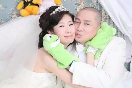 演了17年,湯鎮業人設還是崩了?私生子和親生子的差距如此明顯!