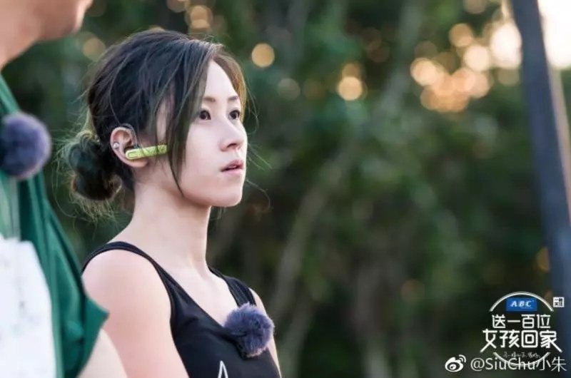 「港版羅拉」爆紅!史上「最正搬運工」找到真愛了!真命天子身分曝光...網友驚呼:「高富帥!」
