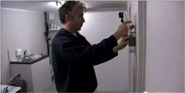 沒手機、沒電腦,一個人在「完全沒有社交的密閉空間」中呆5天,會發生什麼呢?這5個人的反應…