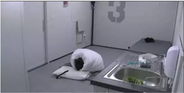 沒手機、沒電腦,一個人在「完全沒有社交的密閉空間」中呆5天,會發生什麼呢?這5個人的反應…
