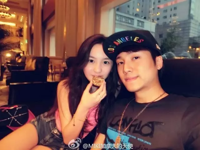 他把小蘿莉養成老婆!「8歲就一見鍾情」12歲認愛 如今兩人變這樣...真.十年養成計畫!