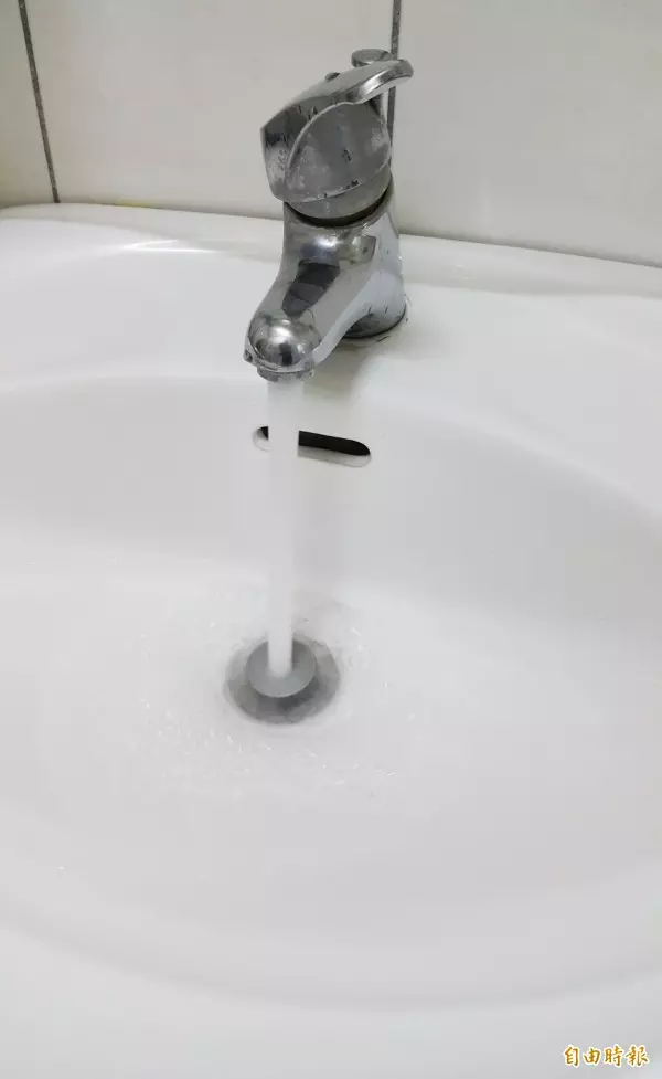 雲林表哥突然打來說「想討一碗水」媽媽瞬間臉色凝重... 他好奇上網發問「背後意義」網友:請節哀