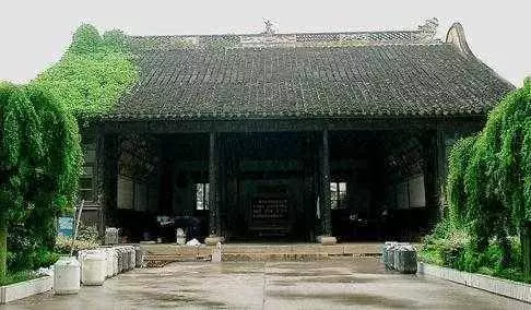 老父分家,給繼子價值千萬的鋪子,給親子一座老宅,卻救親子一命