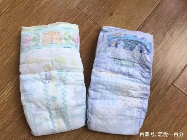 姐出嫁我送輛車,我生孩子她只送箱紙尿布,打開拿來用,我熱淚盈眶