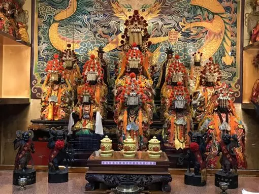 女友被鬼附身亂吼!媽祖降駕「霸氣渡化降妖」全場嚇傻 過程太激烈「連轎班都被殃及」