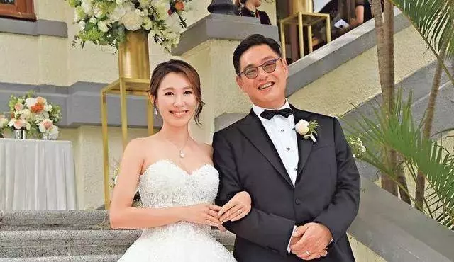 再榮升做外婆!32歲TVB小花嫁百億富豪:老公大女兒喜獲二胎千金