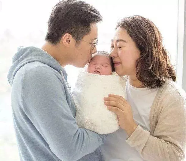 再榮升做外婆!32歲TVB小花嫁百億富豪:老公大女兒喜獲二胎千金