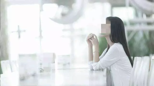 因父親遺囑不公,多年來我都不曾回過家 。無意間看到一封6年前的信 ,我立即賣房帶妻兒回老家