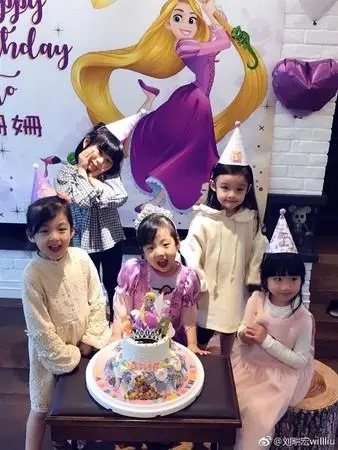 劉耕宏女兒生日趴聚「5星二代小公主」! 小泡芙近照曝光…網驚:這麼大了