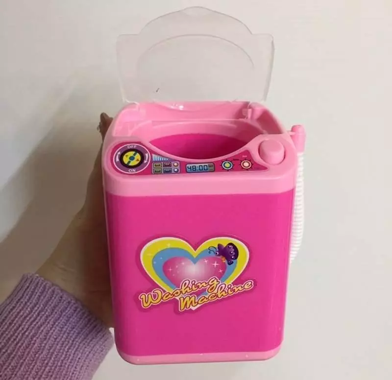 大創神器!可愛玩具秒變超實用「化妝刷具洗衣機」 「超明顯清洗效果」女生瘋搶啦