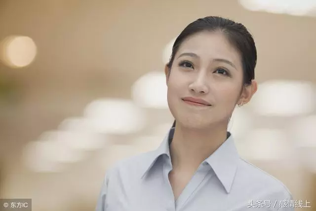 老公逼著因意外致殘的我離了婚,三年後偶遇,我笑著感謝他!