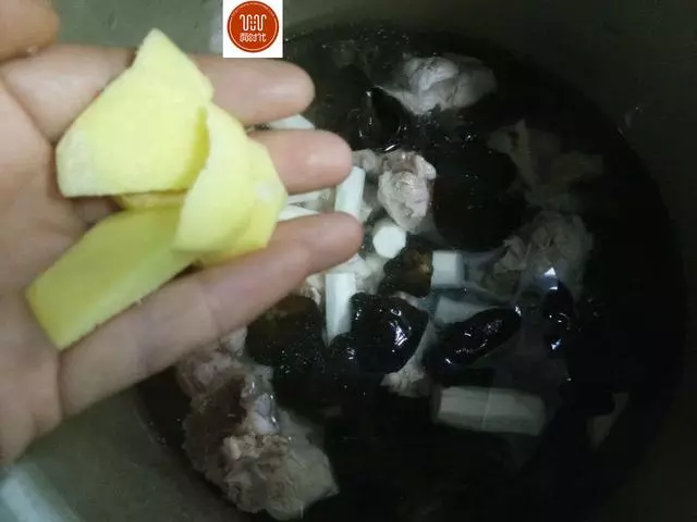 春季這湯要常喝,既營養又美味,還能增強免疫力,很適合老人孩子