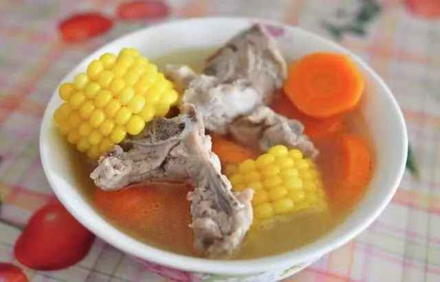簡簡單單的一道湯,但是滋補又美味營養,要多做給家人喝