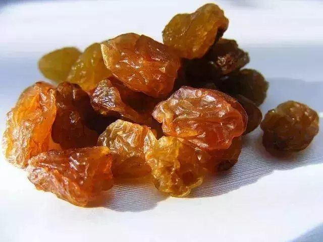 一直把葡萄乾當零食吃,現在才知道,原來她有那麼多功效