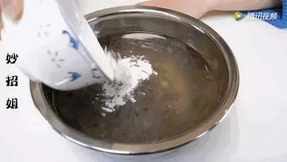 一直把葡萄乾當零食吃,現在才知道,原來她有那麼多功效