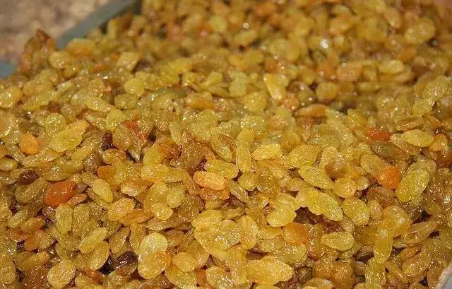 一直把葡萄乾當零食吃,現在才知道,原來她有那麼多功效