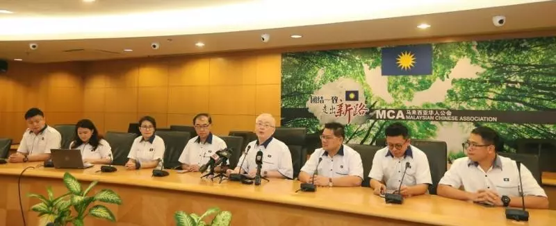 早前說解散國陣!現在來個大U轉!遭網民噴夠夠力