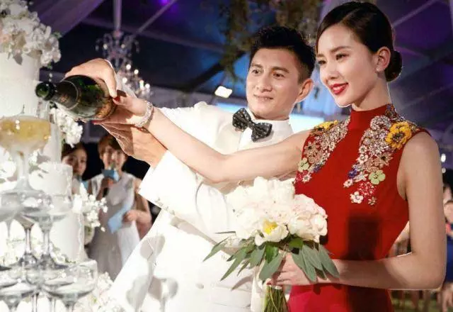 吳奇隆前妻混血寶寶已長大,繼女顏霸有氣質,兩家各自安好