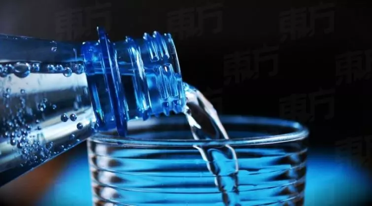 【踢爆】說好話,水變甜?華小校長走火入魔 !!! 竟安排學生上課中途去聽「心靈課」,是被洗腦了?還是想錢想瘋了?