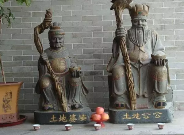 拜土地公就該買這「3種供品」!拜對了,往後財源滾滾來;拜錯了,後果自負!