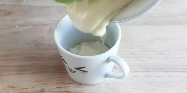 一個雞蛋,30克麵粉,三分鐘做美味的快手蛋糕,孩子吃完還想要