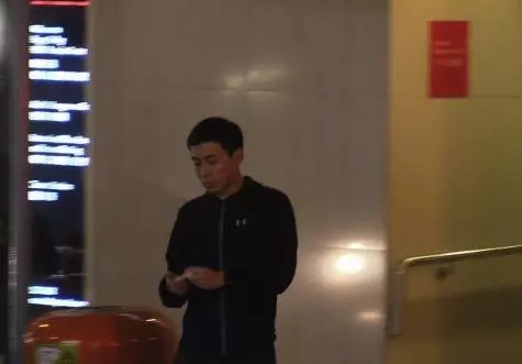 霍啟剛弟弟被拍開豪車接載女友,還在車內談情哄得對方咧嘴甜笑!