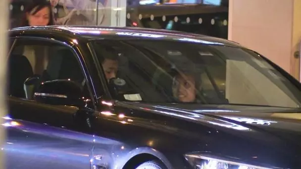 霍啟剛弟弟被拍開豪車接載女友,還在車內談情哄得對方咧嘴甜笑!