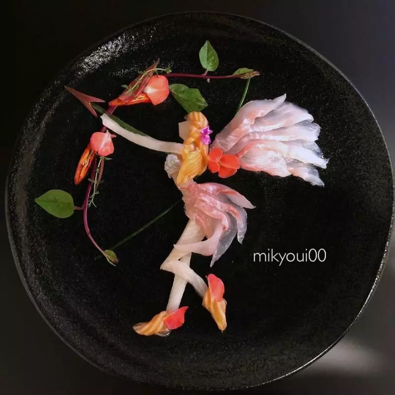 日本爸爸為哄兒子吃飯「把生魚片變成夢幻畫作」!看到神話中「史詩級巨龍」30萬人讚爆:捨不得吃