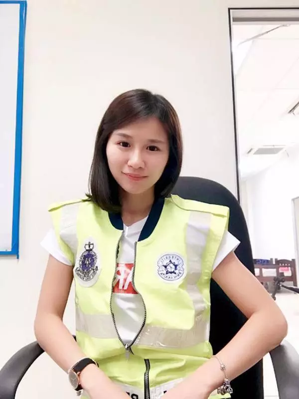 回顧 ! 最溫暖 ! 大馬最索華裔女警爆紅私生活照被網民起底曝光..!!