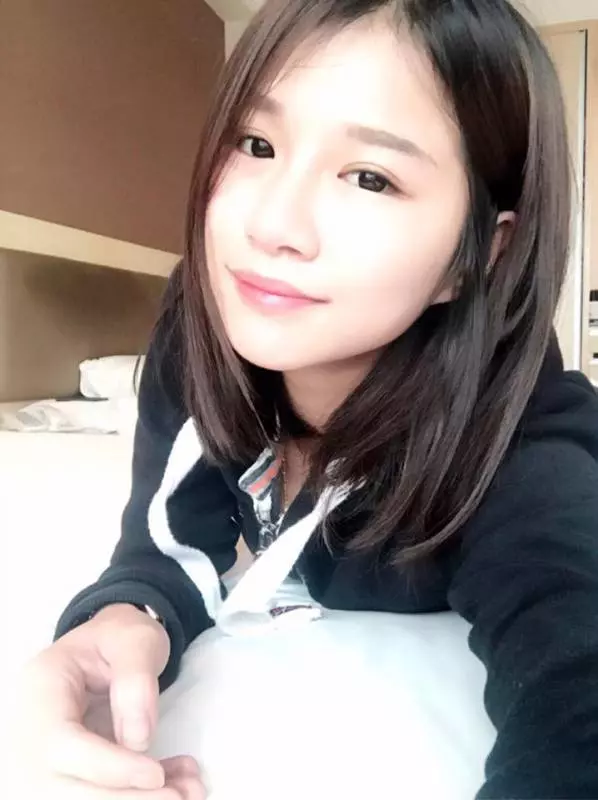 回顧 ! 最溫暖 ! 大馬最索華裔女警爆紅私生活照被網民起底曝光..!!