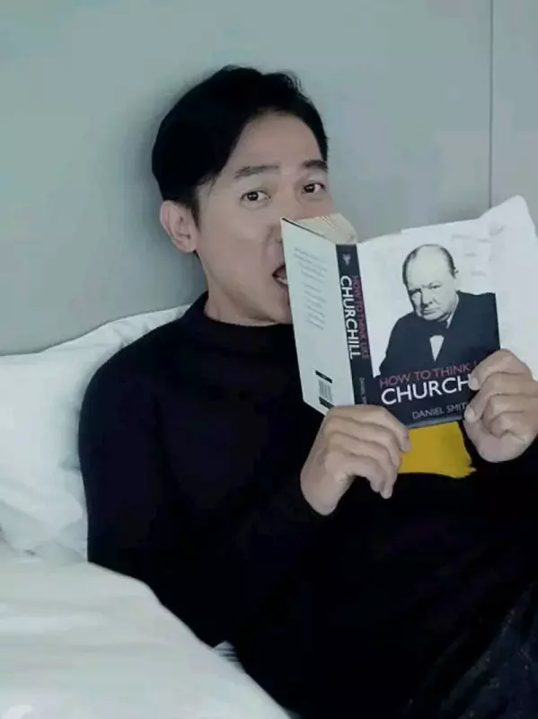 沒本事的人,只會議論別人,有本事的人,才會被別人議論《令人沉思》