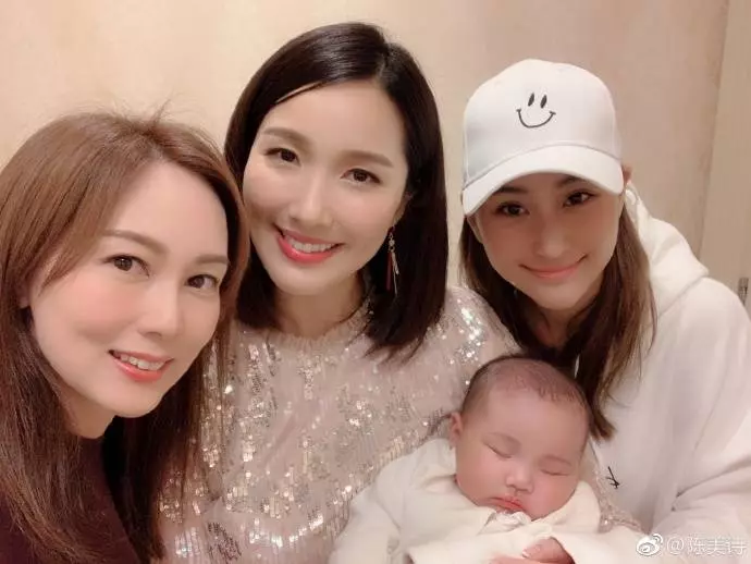 星光熠熠!王祖藍愛女Gabrielle百日宴竟然請到中港明星到場!影后、鬼後、視後都給臉出席!