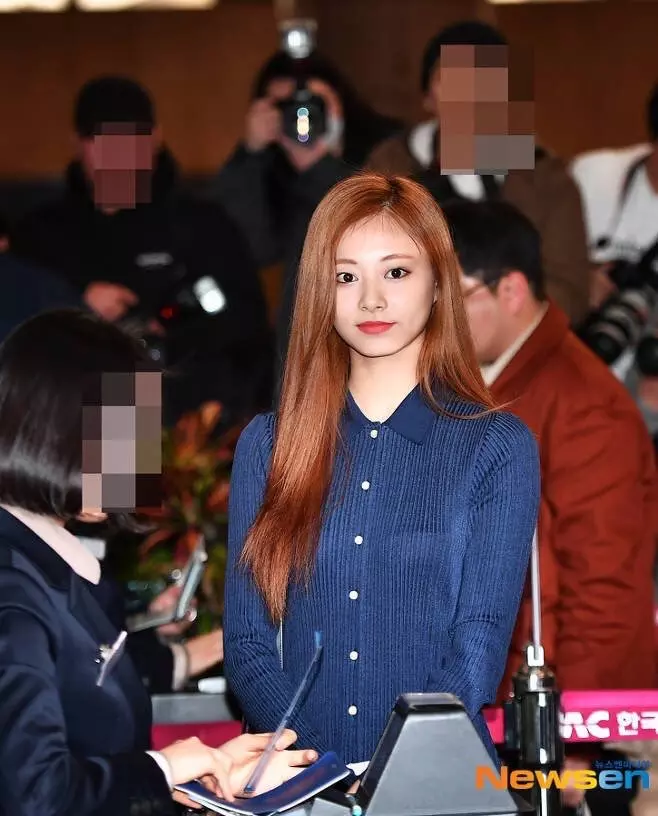[TWICE][新聞]190318 TWICE摘得「最愛偶像」女團一位！累計捐贈金額達700萬韓元