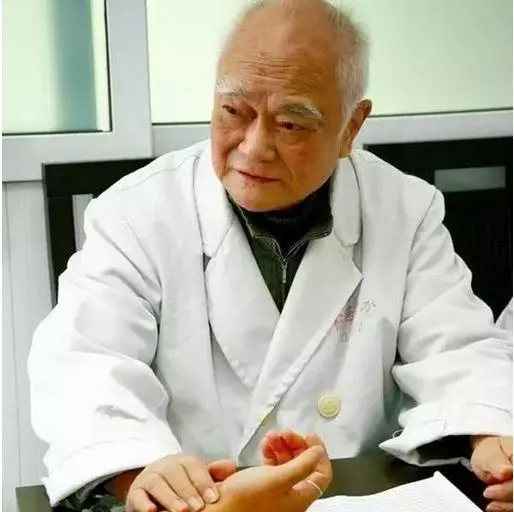 年近90歲的首屆國醫大師,一杯藥茶助長壽