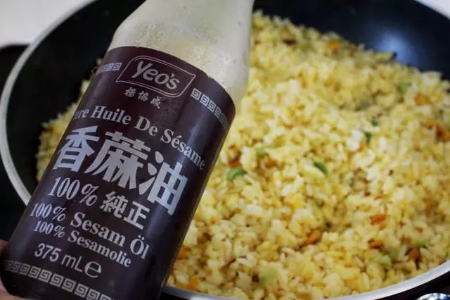 蛋炒飯粒粒分開還沾著蛋,看似簡單不容易