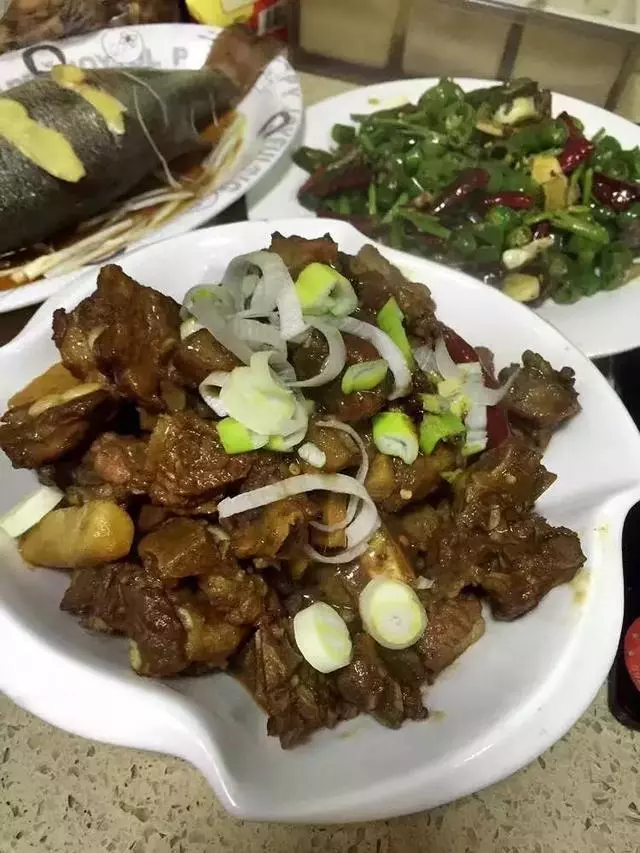 新婚第二天婆婆讓下廚,飯菜剛上桌,婆婆的舉止太傷人