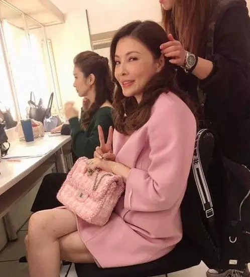 本土劇女演員復出,到處耍大牌還「當眾嗆爆助理」!無法控制自己的情緒的人,很要不得!