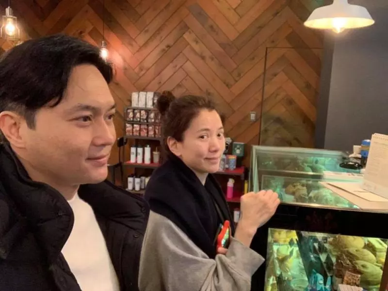 結婚18年「恩愛如初」!張智霖「4大寵妻暖舉」曝光!網友看完超羨慕:袁詠儀好幸福!