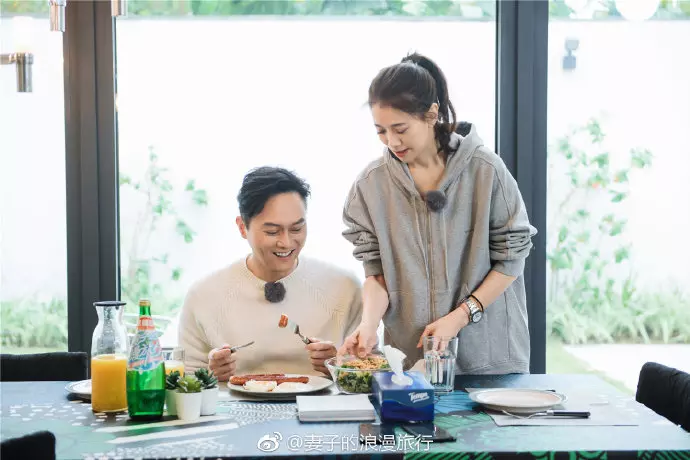 結婚18年「恩愛如初」!張智霖「4大寵妻暖舉」曝光!網友看完超羨慕:袁詠儀好幸福!