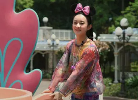 有一位女演員「身價破億」卻過著極儉生活,沒有豪宅好車,穿著普通,低調做公益從不炫耀