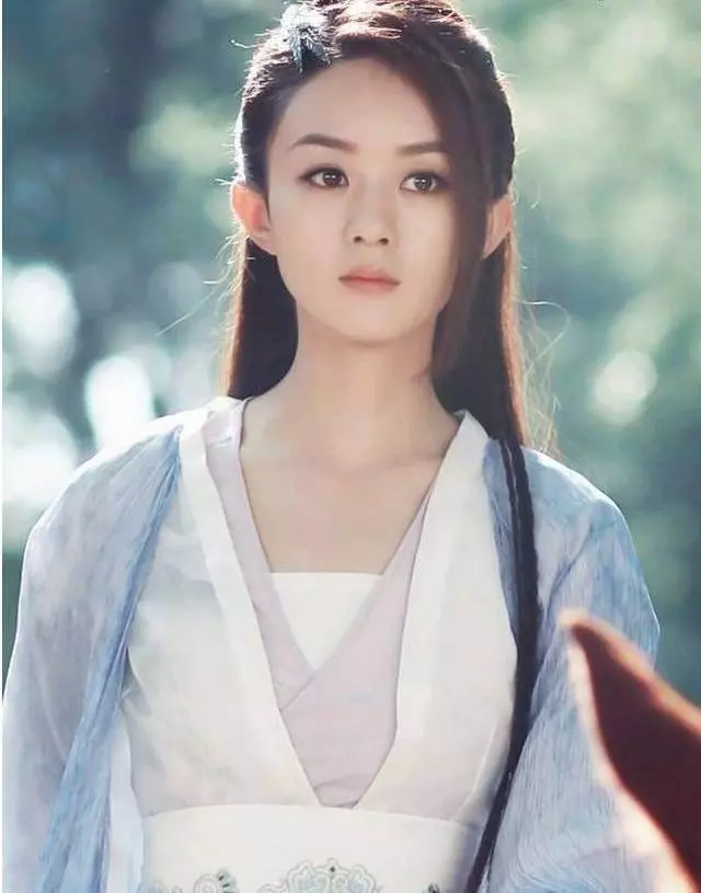 有一位女演員「身價破億」卻過著極儉生活,沒有豪宅好車,穿著普通,低調做公益從不炫耀